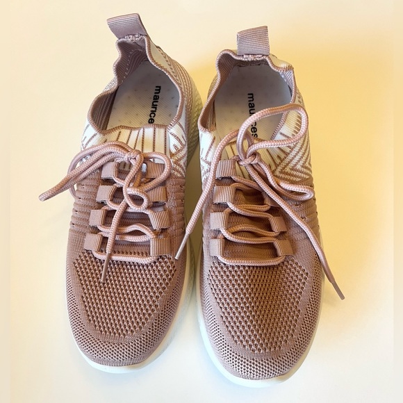 Maurice’s sneakers - Picture 3 of 4